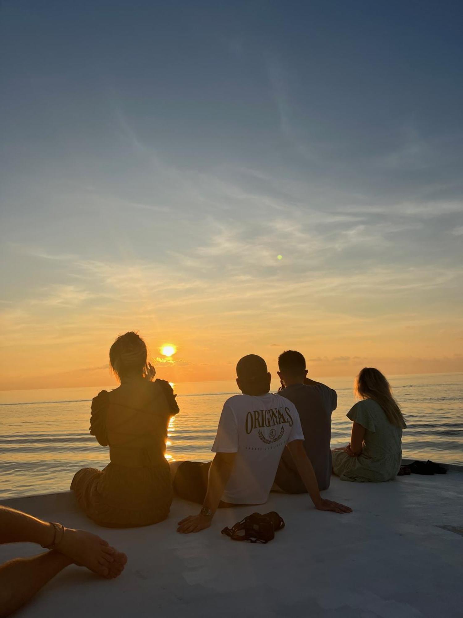 ホテル Hudhuvelimaldives Omadhoo エクステリア 写真