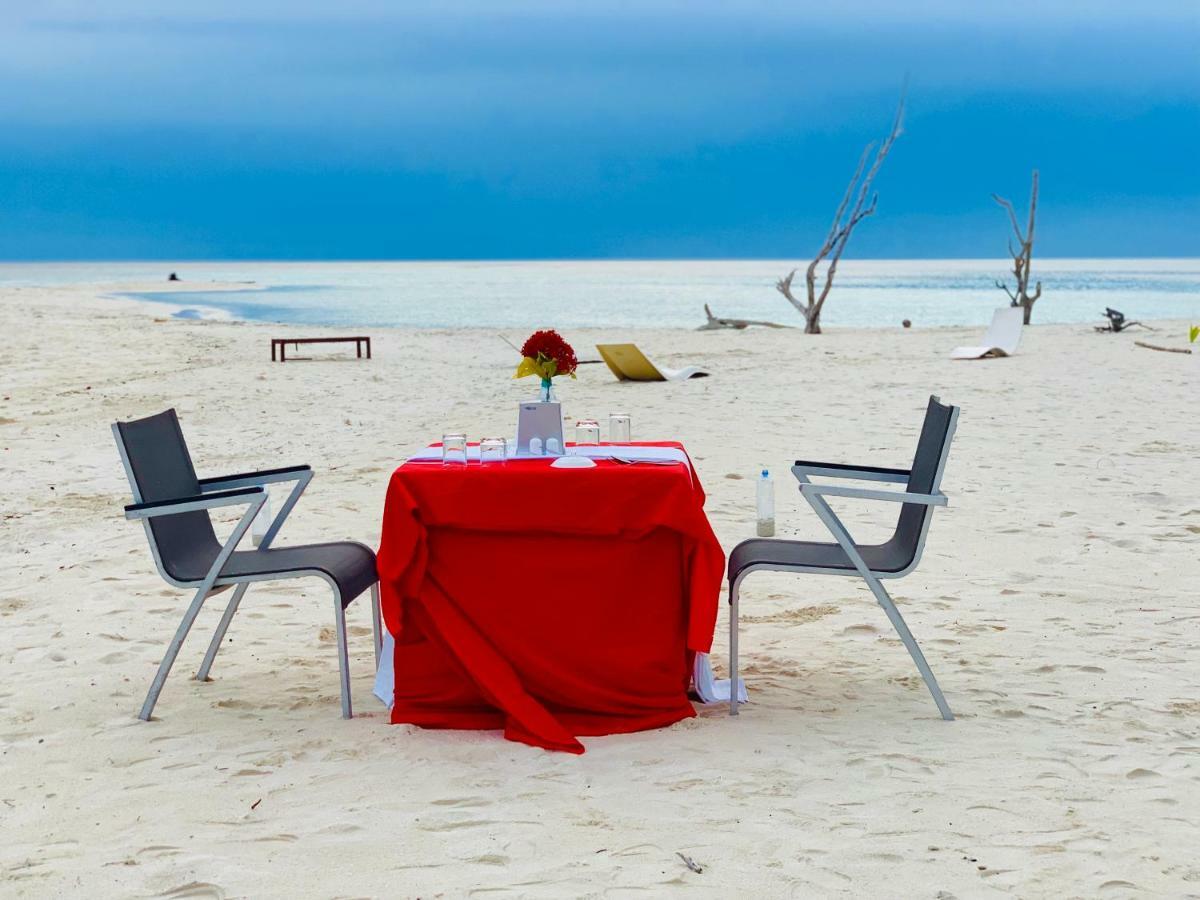 ホテル Hudhuvelimaldives Omadhoo エクステリア 写真